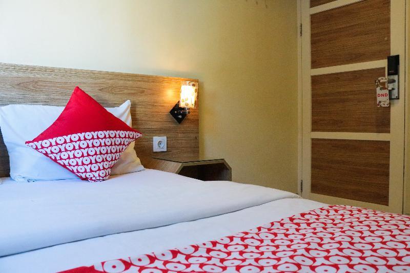 Oyo 984 Maleo Guest House Ambon Exterior photo